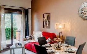 Appartement Moderne Central Avec Piscine, Garage Prive Et Terrasse Sud